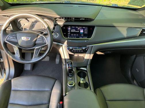 Argent Silver Metallic 2023 Cadillac XT5 Premium Luxury