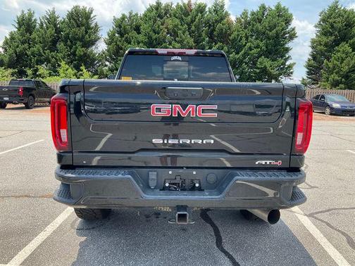 Onyx Black 2023 GMC Sierra 2500 AT4