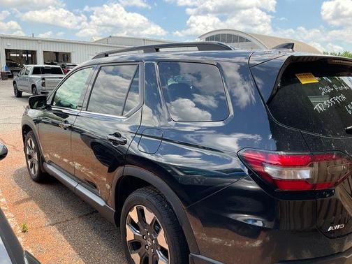 Crystal Black Pearl 2026 Honda Pilot Elite