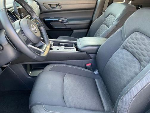 Glacier White 2025 Nissan Pathfinder SV FWD