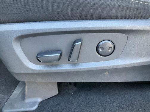 Glacier White 2025 Nissan Pathfinder SV FWD