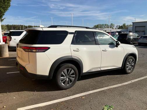 Glacier White 2025 Nissan Pathfinder SV FWD