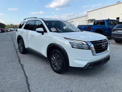 Glacier White 2025 Nissan Pathfinder SV FWD