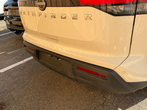 Glacier White 2025 Nissan Pathfinder SV FWD