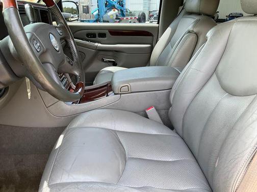 Blue Chip 2005 Cadillac Escalade Base