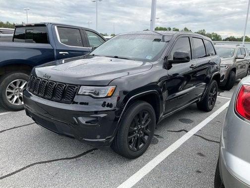 2022 Jeep Grand Cherokee Laredo