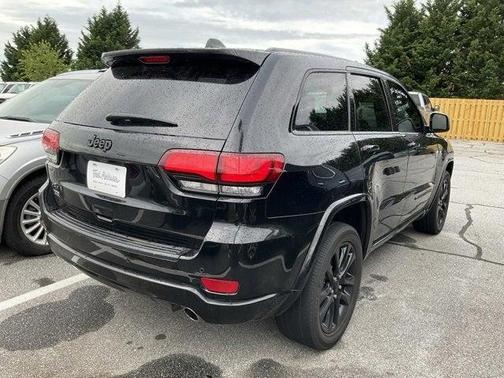 2022 Jeep Grand Cherokee Laredo