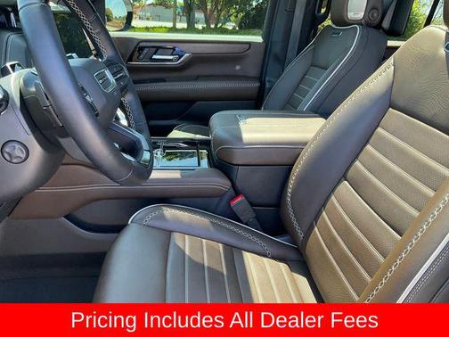 White Frost Tricoat 2025 GMC Yukon Denali Ultimate