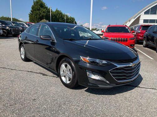 Mosaic Black Metallic 2023 Chevrolet Malibu FWD 1LT
