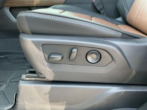 Polar White Tricoat 2026 Chevrolet Silverado 1500 High Country