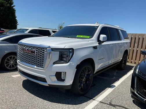 White Frost Tricoat 2022 GMC Yukon XL Denali