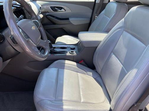 Summit White 2020 Chevrolet Traverse LT Leather