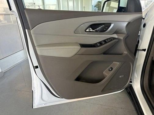 Summit White 2020 Chevrolet Traverse LT Leather