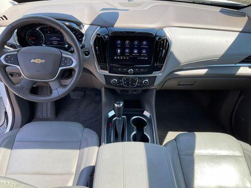 Summit White 2020 Chevrolet Traverse LT Leather