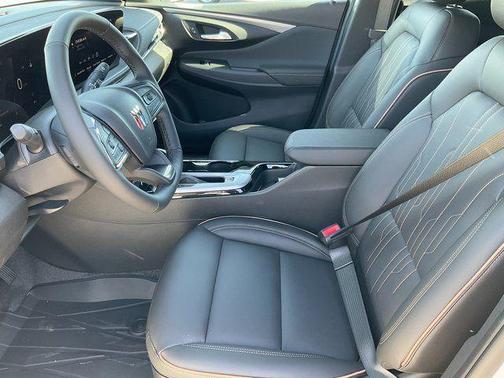 White Frost Tricoat 2026 Buick Envista Avenir FWD