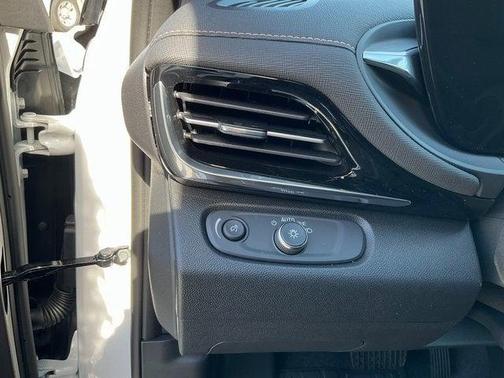 2026 Buick Envista Avenir FWD