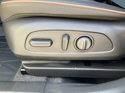 White Frost Tricoat 2026 Buick Envista Avenir FWD