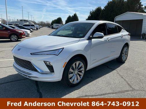 White Frost Tricoat 2026 Buick Envista Avenir FWD