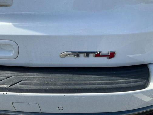 2023 GMC Yukon 4WD AT4