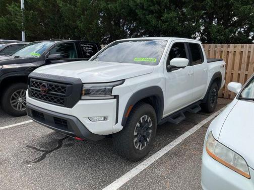 Glacier White 2022 Nissan Frontier PRO-4X