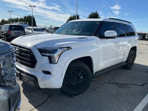 2024 Toyota Sequoia SR5