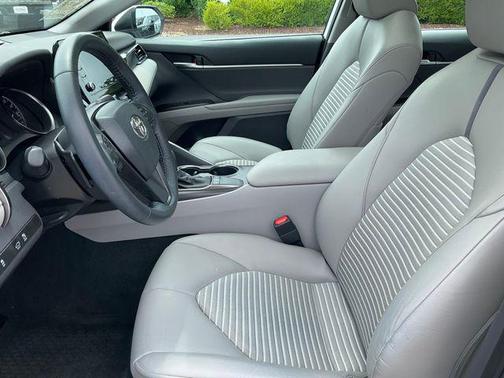 White 2022 Toyota Camry SE