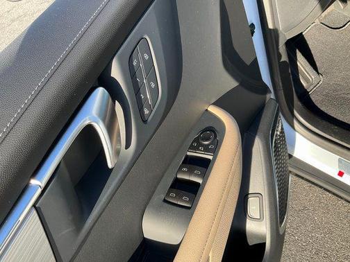 iridescent white tricoat 2026 Buick Enclave Preferred