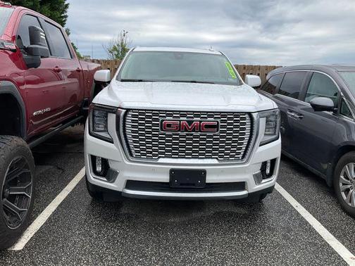 White Frost Tricoat 2021 GMC Yukon XL Denali