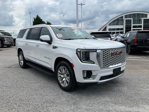 White Frost Tricoat 2021 GMC Yukon XL Denali