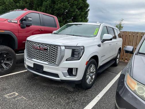 White Frost Tricoat 2021 GMC Yukon XL Denali