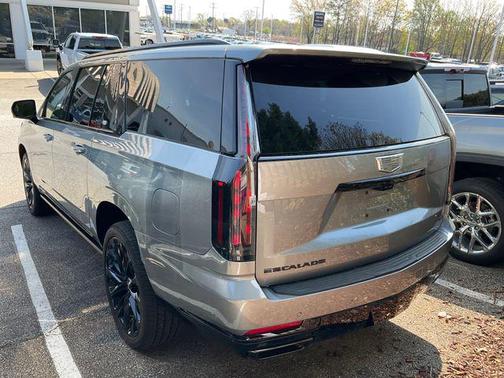 Argent Silver Metallic 2026 Cadillac Escalade ESV Sport