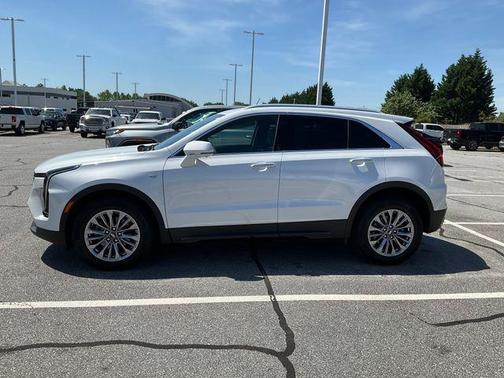 Crystal White Tricoat 2025 Cadillac XT4 Premium Luxury