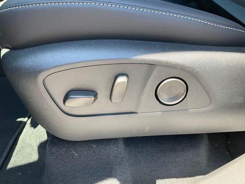 Sterling Gray Metallic 2026 Chevrolet Traverse LT