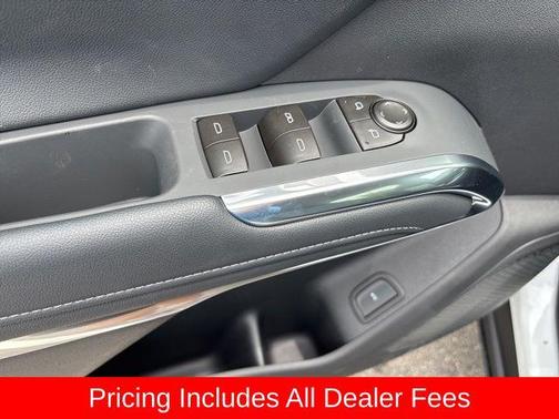 Summit White 2026 Chevrolet Traverse LT