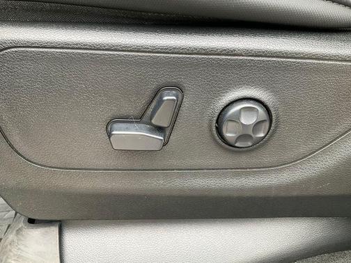 Ceramic Gray Clearcoat 2020 RAM 1500 Big Horn/Lone Star