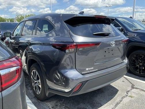 2024 Toyota Highlander XLE