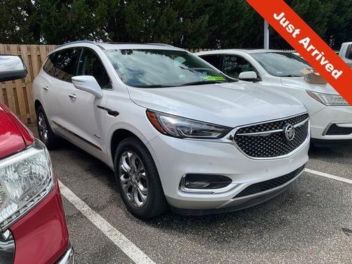 White Frost Tricoat 2018 Buick Enclave Avenir