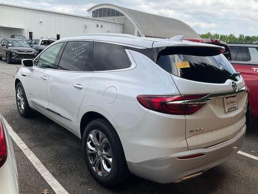 White Frost Tricoat 2018 Buick Enclave Avenir