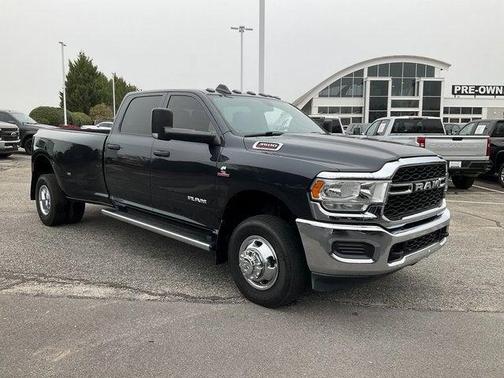 2022 RAM 3500 Tradesman Crew Cab 4x4 8' Box