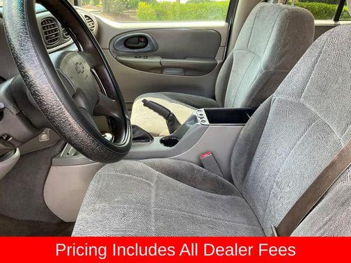 Summit White 2004 Chevrolet Trailblazer LS