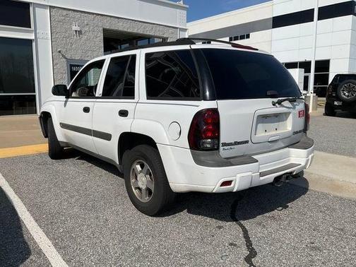 Summit White 2004 Chevrolet Trailblazer LS