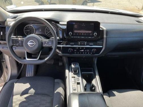 2022 Nissan Pathfinder S 2WD