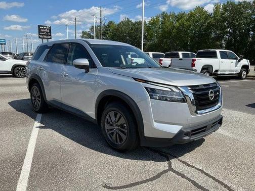 2022 Nissan Pathfinder S 2WD