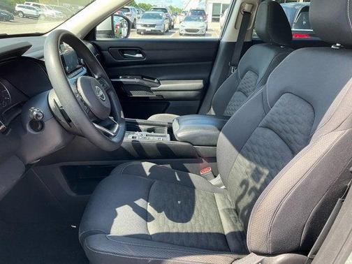 2022 Nissan Pathfinder S 2WD