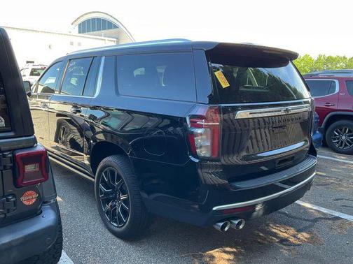 Black 2023 Chevrolet Suburban 4WD High Country