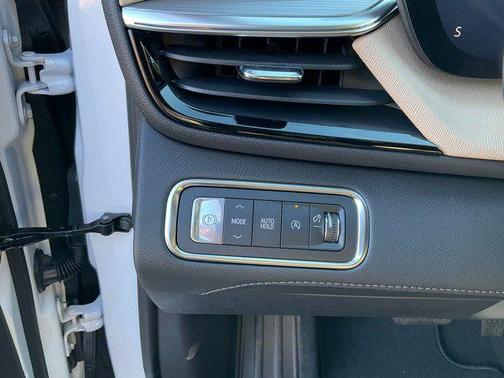 summit white 2026 Buick Enclave Preferred