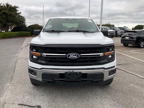 Oxford White 2025 Ford F-150 XLT