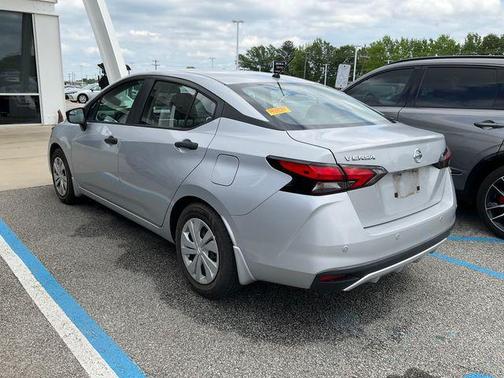 Brilliant Silver Metallic 2020 Nissan Versa 1.6 S