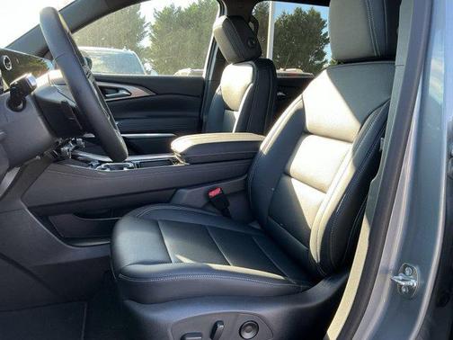Sterling Gray Metallic 2027 Chevrolet Traverse LT