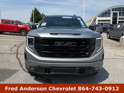 2025 GMC Sierra 1500 Elevation